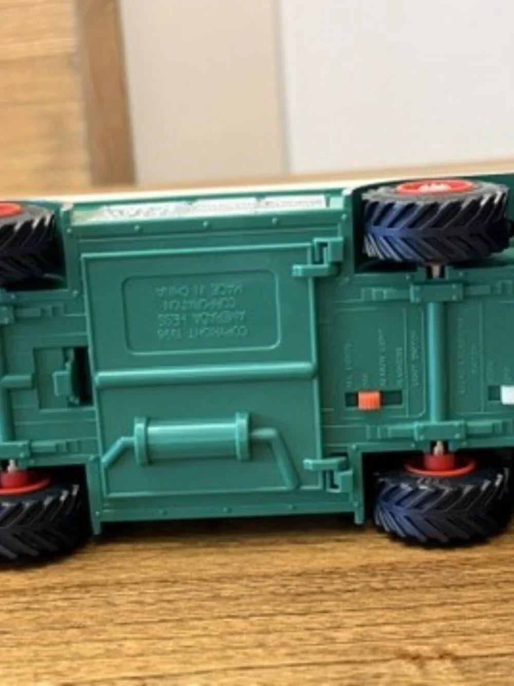 Vintage 1996 HESS Gasoline Firetruck with Extendable Ladder - Collectible Toy